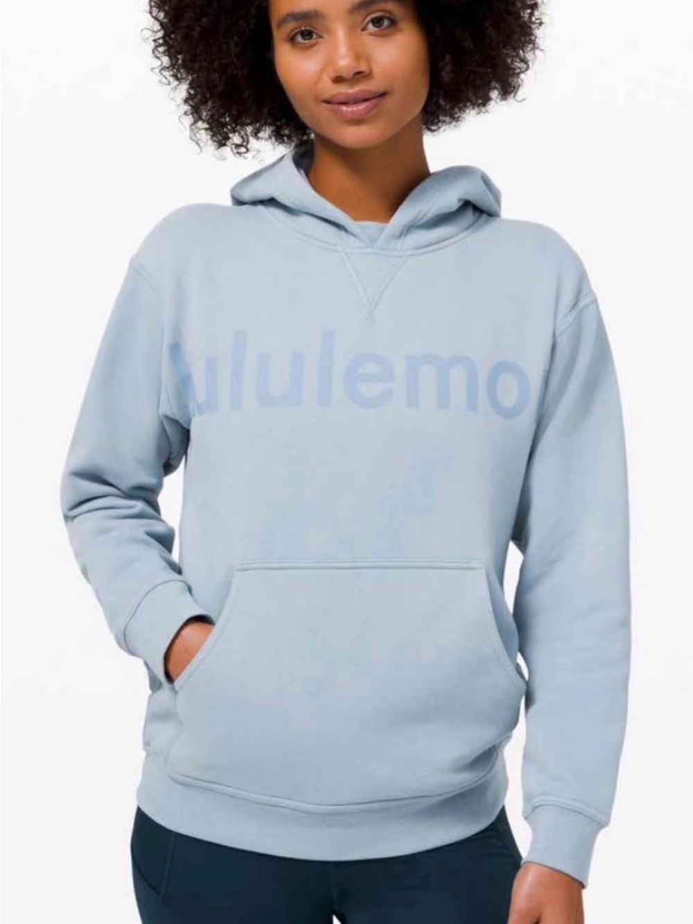 Lululemon All Yours Hoodie *Graphic
Colour: Chambray Size: Small